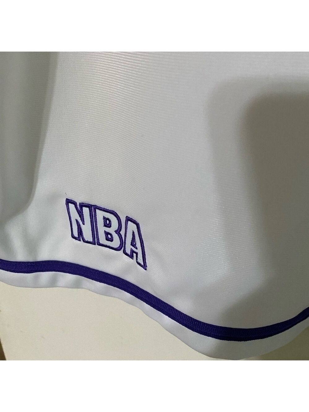 Lakers- 2X NBA vintage 90’s lined button up jersey/polo. Excellent preowned! - Picture 6 of 13